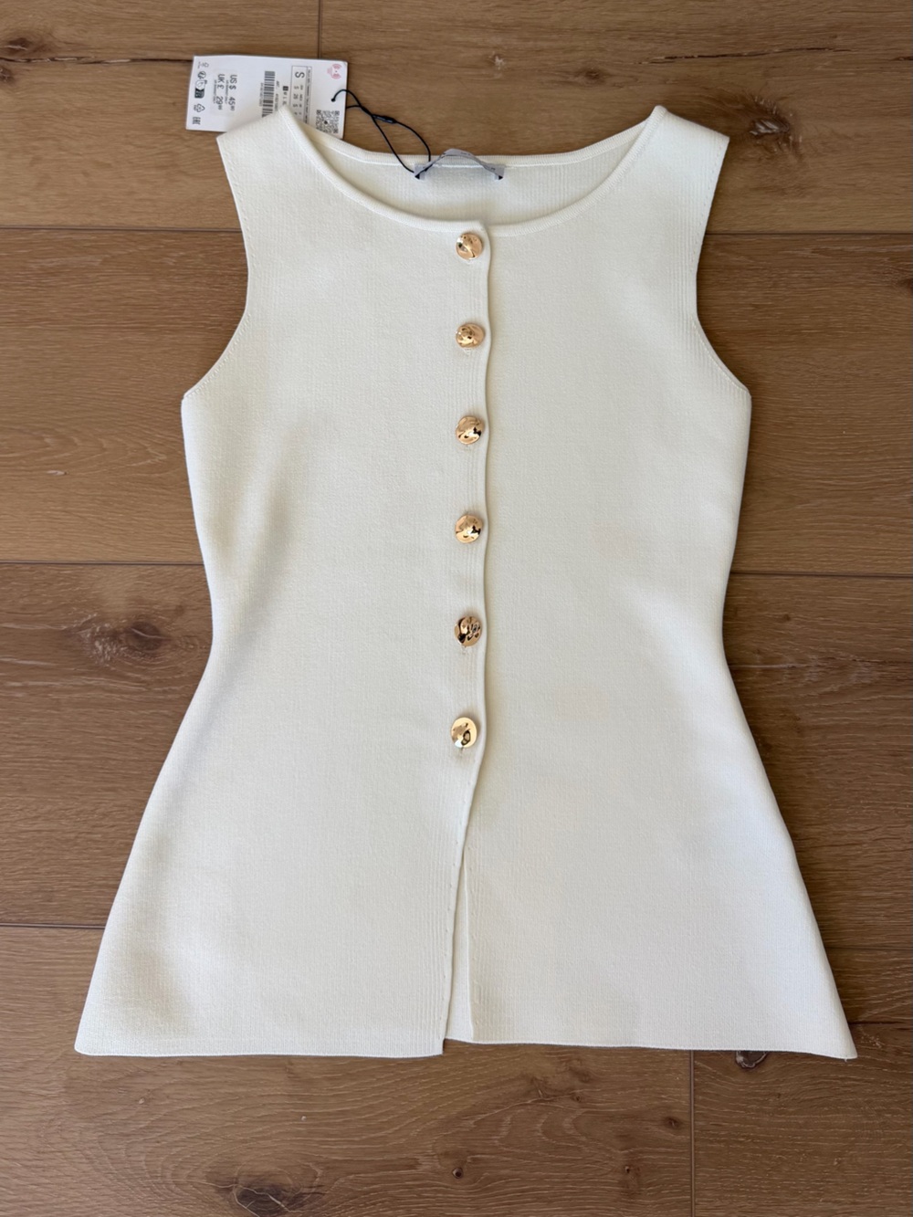 Zara Cream Sleeveless Knit Top with Gold Buttons